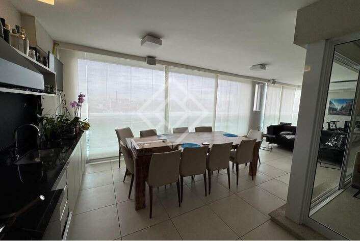 Apartamento para alugar com 4 quartos, 241m² - Foto 6