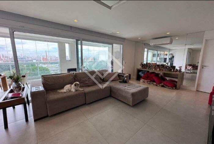 Apartamento para alugar com 4 quartos, 241m² - Foto 1