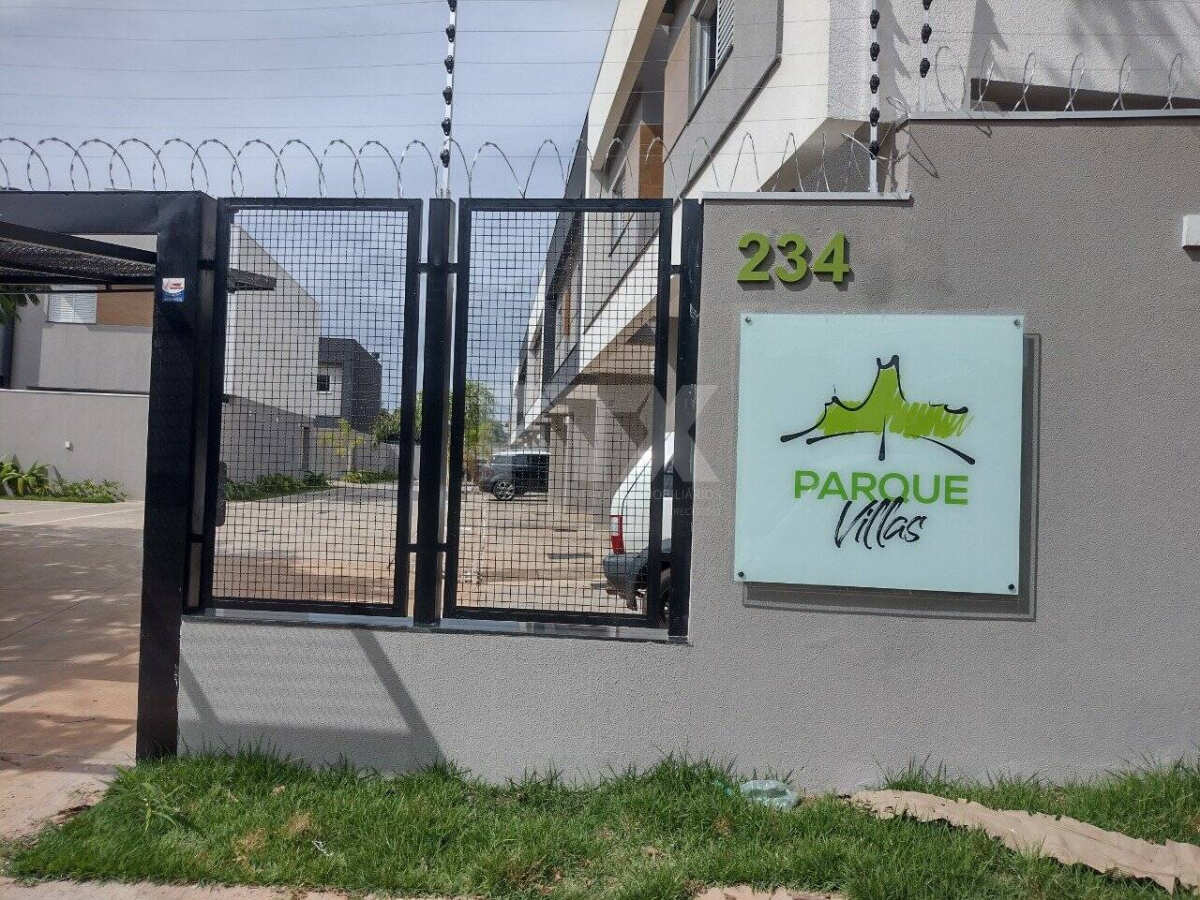 Sobrado à venda com 3 quartos, 102,00m² - Chácara Cachoeira,Campo Grande