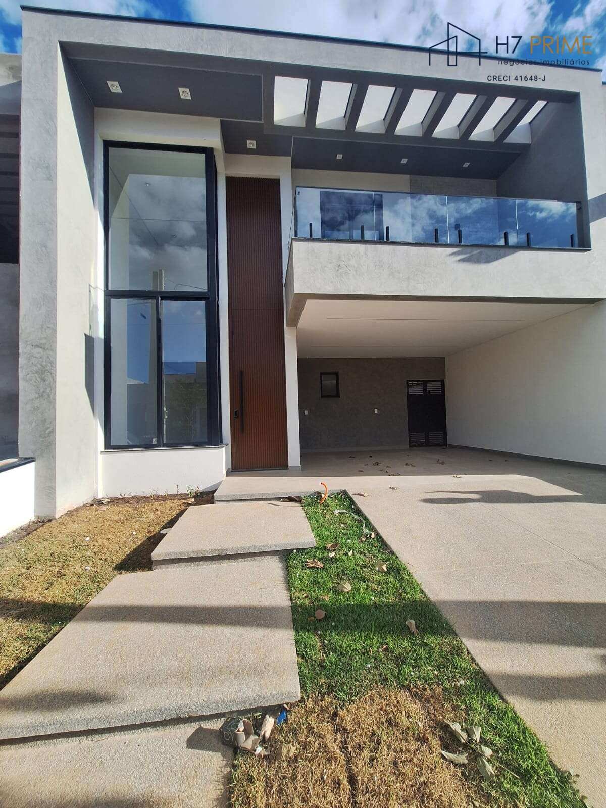 Casa de condomínio à venda, com 3 quartos, 171m²