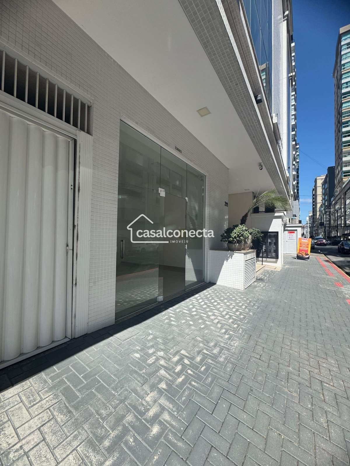 Sala comercial à venda, 93m² - Meia Praia,Itapema