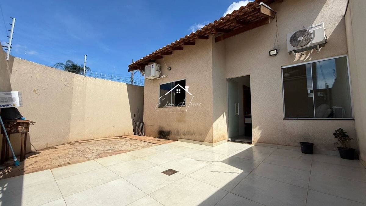 Casa Usada á venda bairro Rita Vieira - Elaine Haddad - Corretora de Imóveis