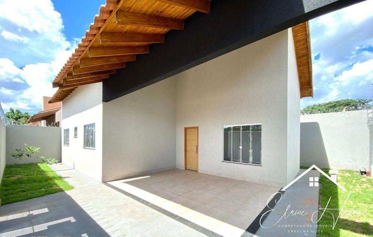 Casa Nova á venda no bairro Universitário - Elaine Haddad - Corretora de Imóveis