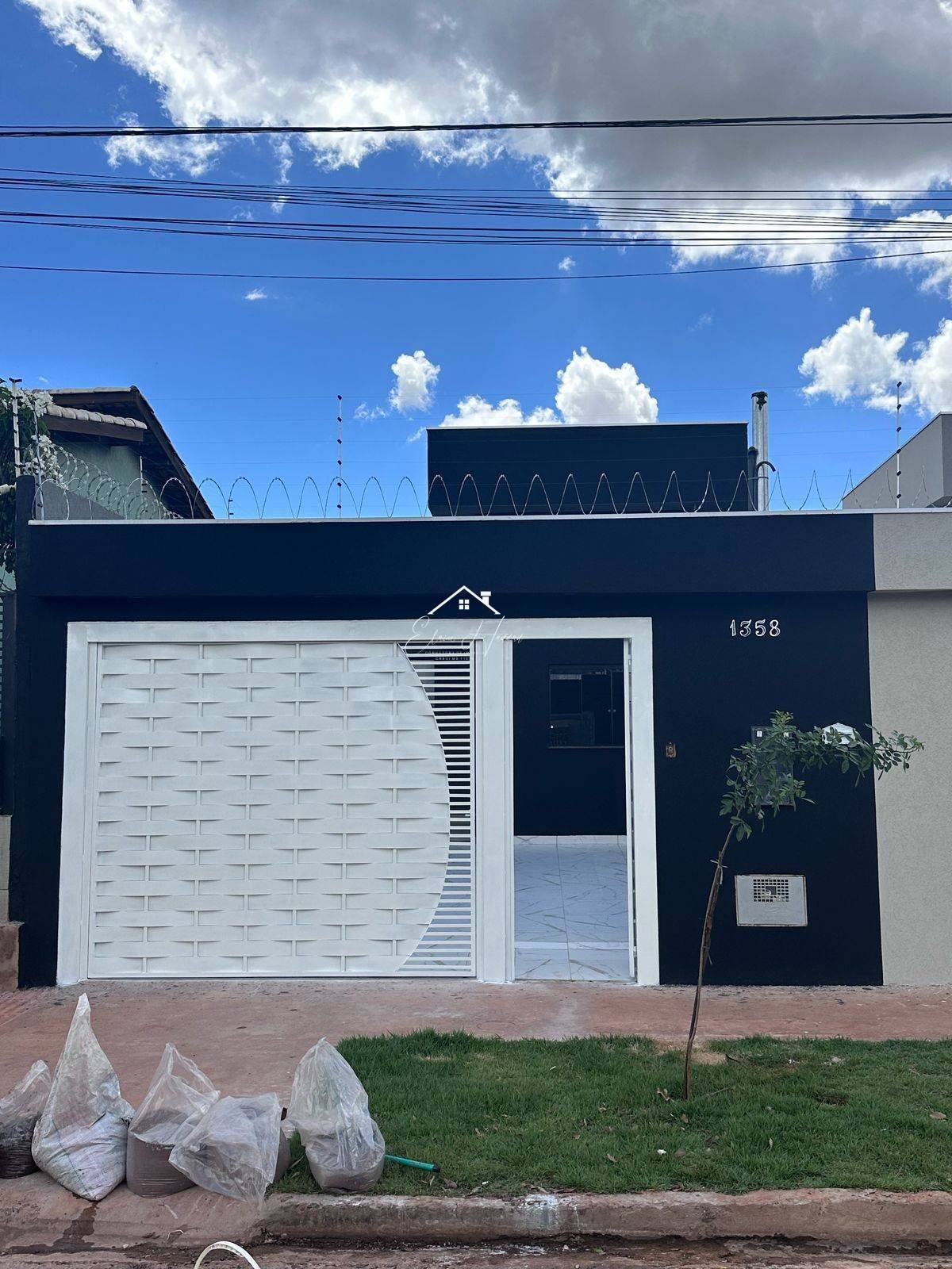 Casa Nova á venda no bairro Jardim Tijuca - Elaine Haddad - Corretora de Imóveis