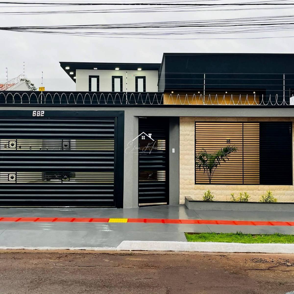 Casa Nova á venda no bairro Santo Antônio - Elaine Haddad - Corretora de Imóveis