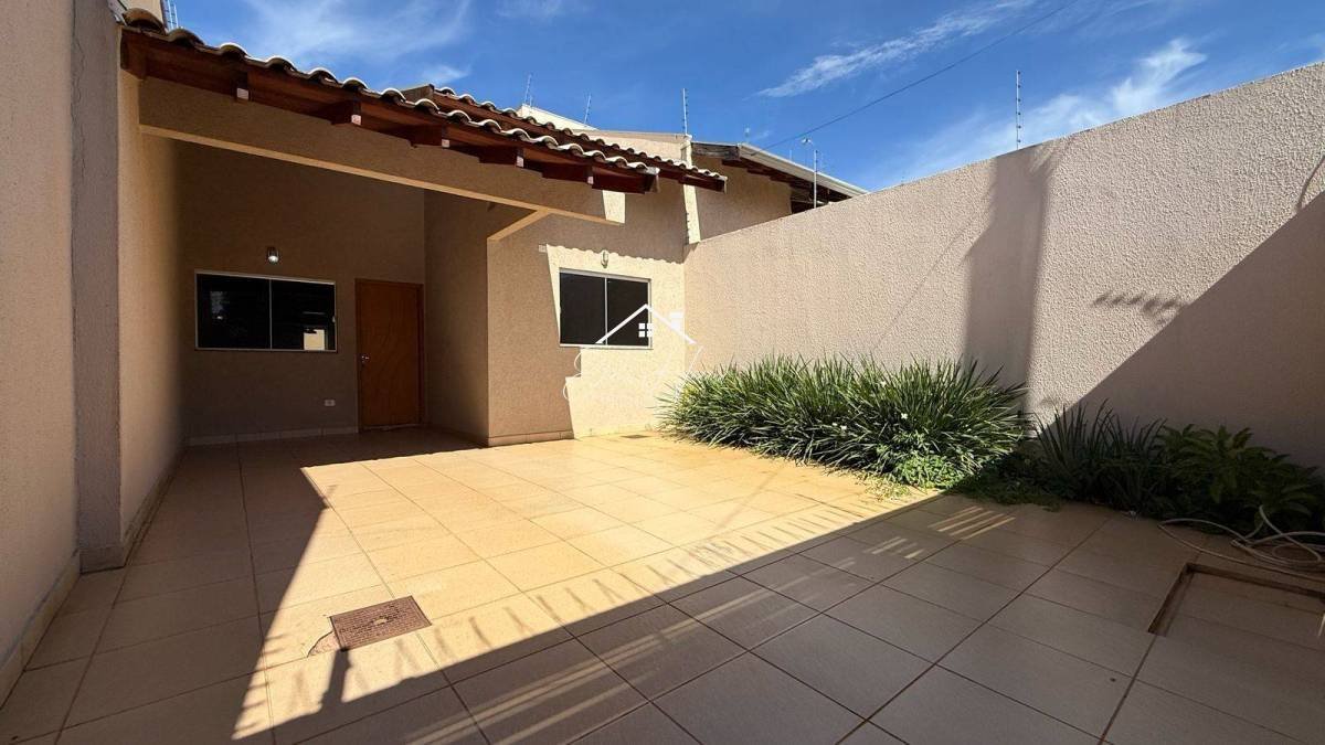 Casa Usado á venda no bairro Jardim Monumento - Elaine Haddad - Corretora de Imóveis