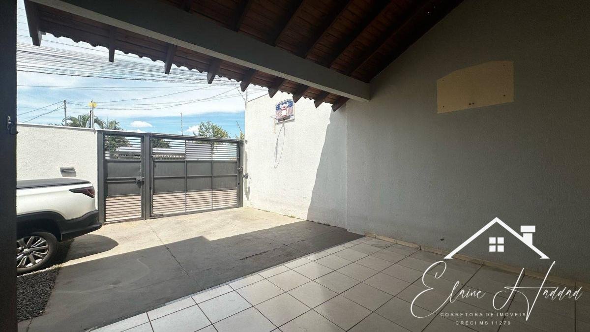 Casa Usada á venda no bairro Vila Julieta - Elaine Haddad - Corretora de Imóveis