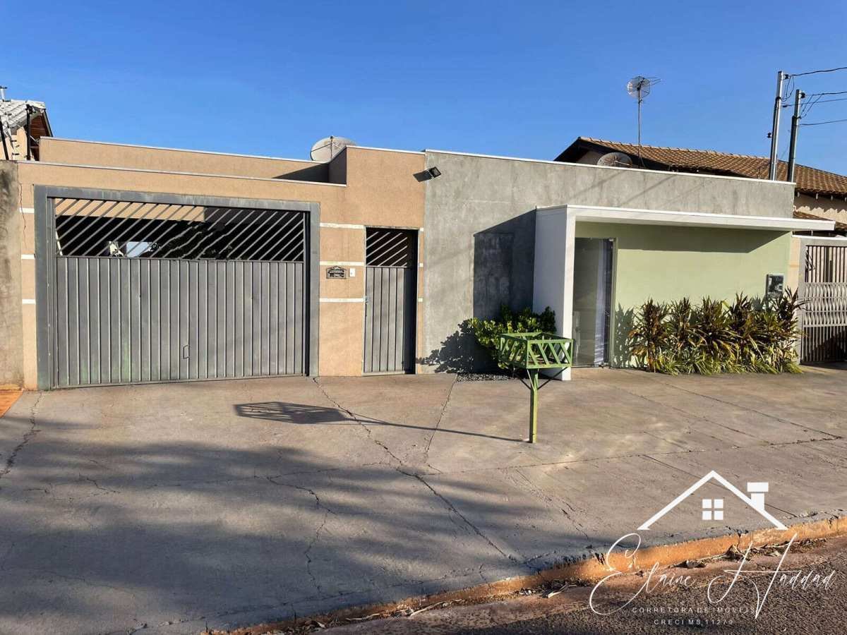 Casa Usada á venda no bairro Universitário - Elaine Haddad - Corretora de Imóveis