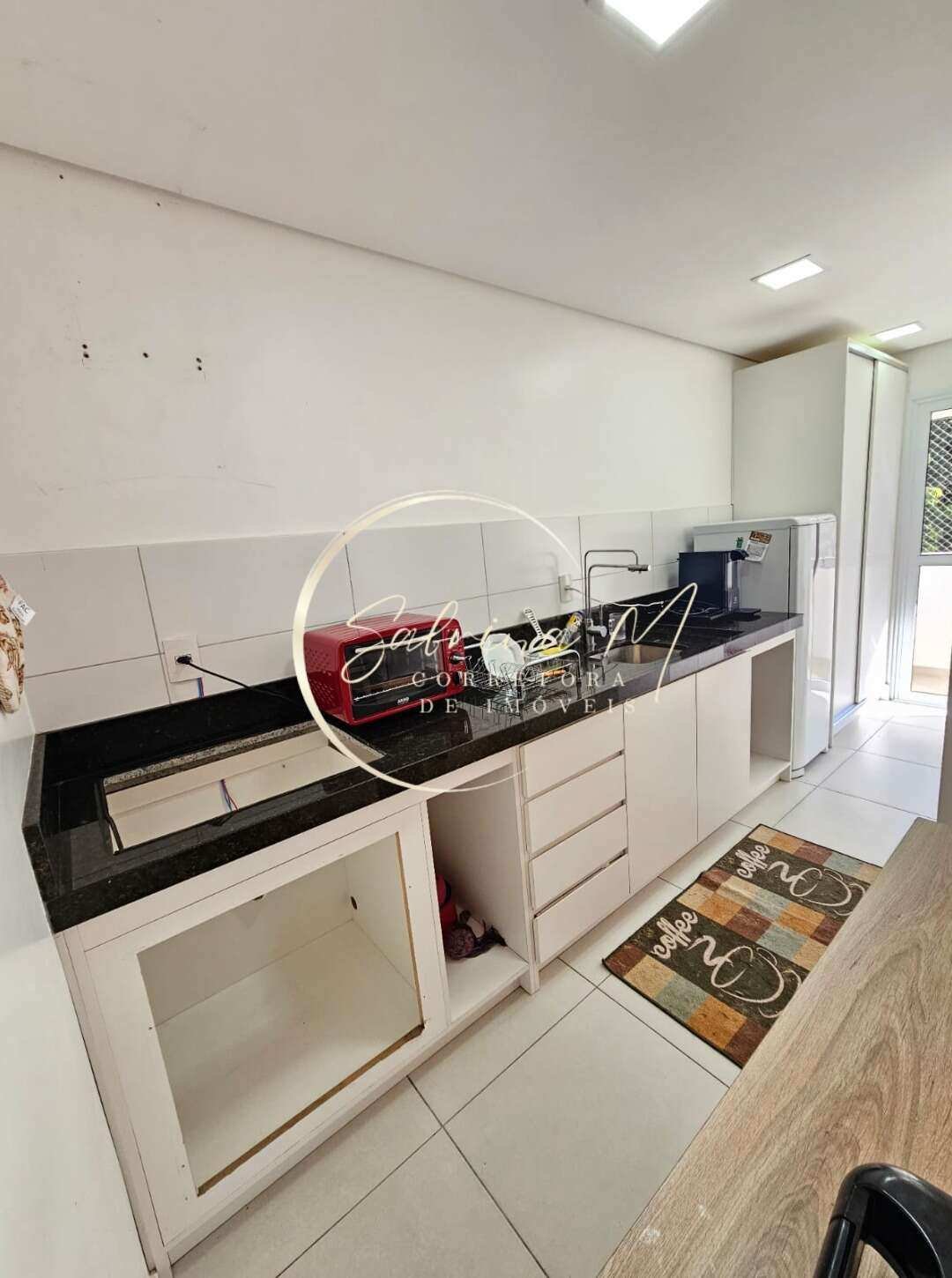  - Apartamento Semimobiliado