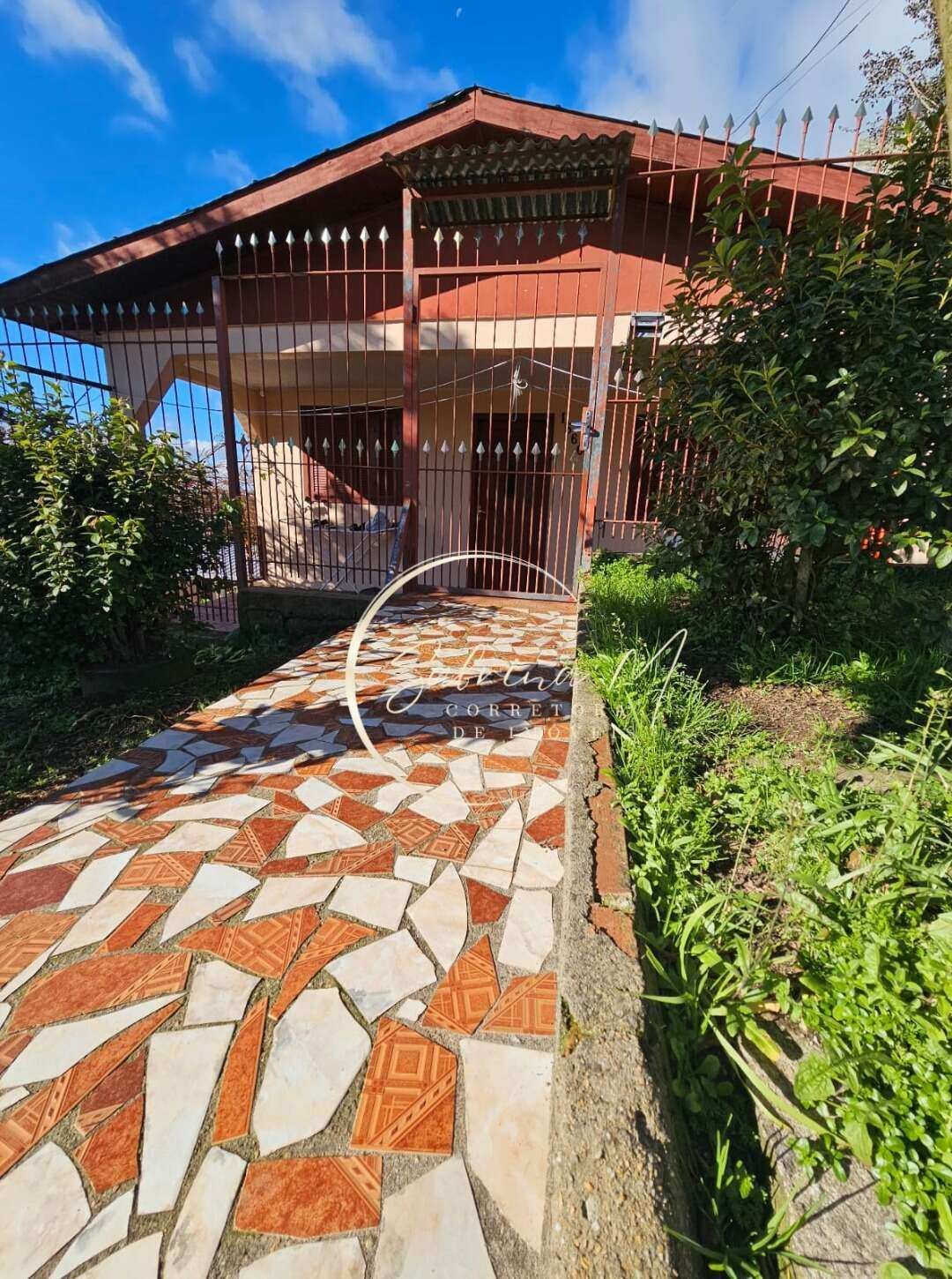 Casa à venda com 3 quartos, 75m² - Jardim Iracema,Caxias do Sul