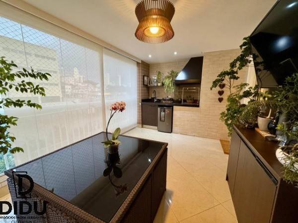 Não perca essa oportunidade única na Mooca!!  Este belo apartamento de 119 m²  oferece 3 dormitórios, 2 suítes e 2 vagas de garagem.