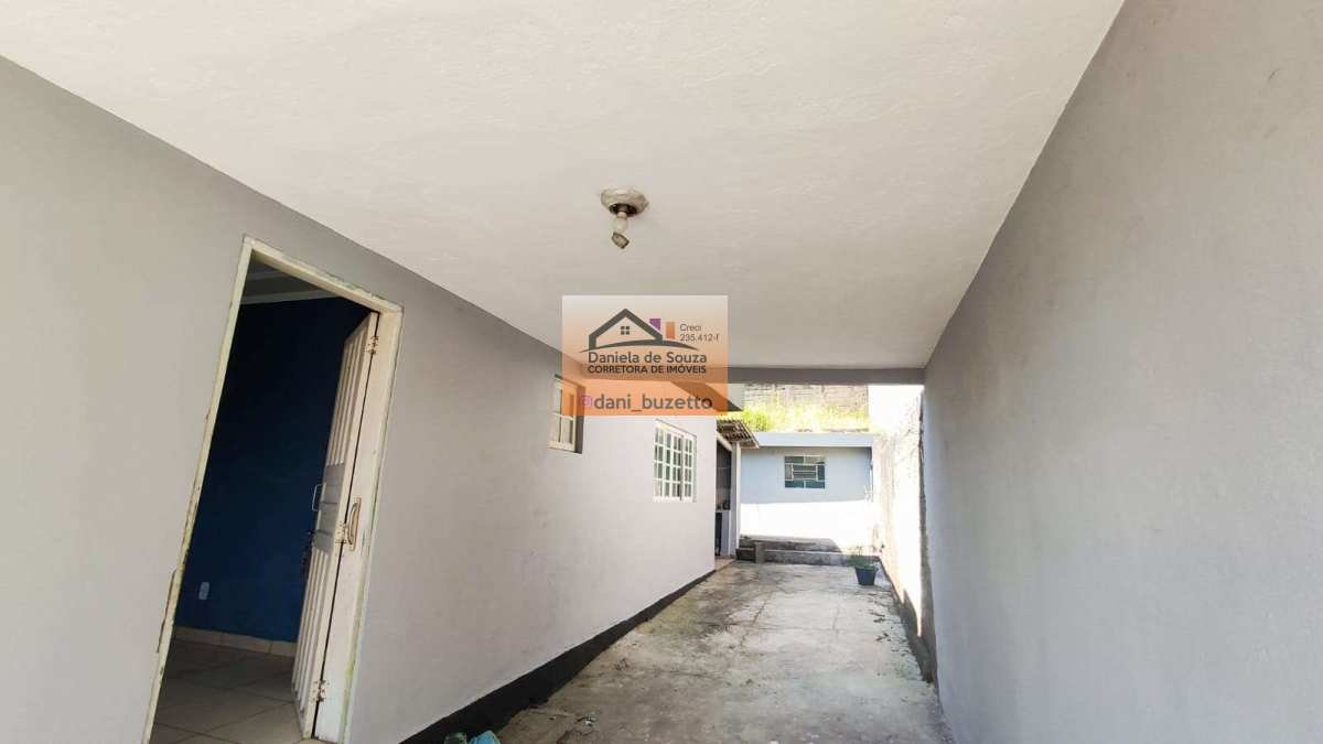 Casa à venda com 3 quartos - ,