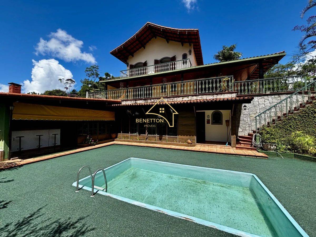 Casa à venda com 4 quartos, 253,40m² - Bom Retiro,