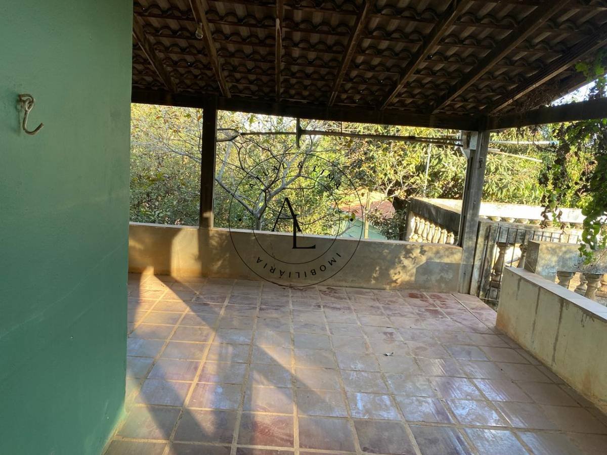 Chácara Encantadora com 2 Dormitórios, Piscina e Ampla Área Verde - Atual & Lima Imoveis