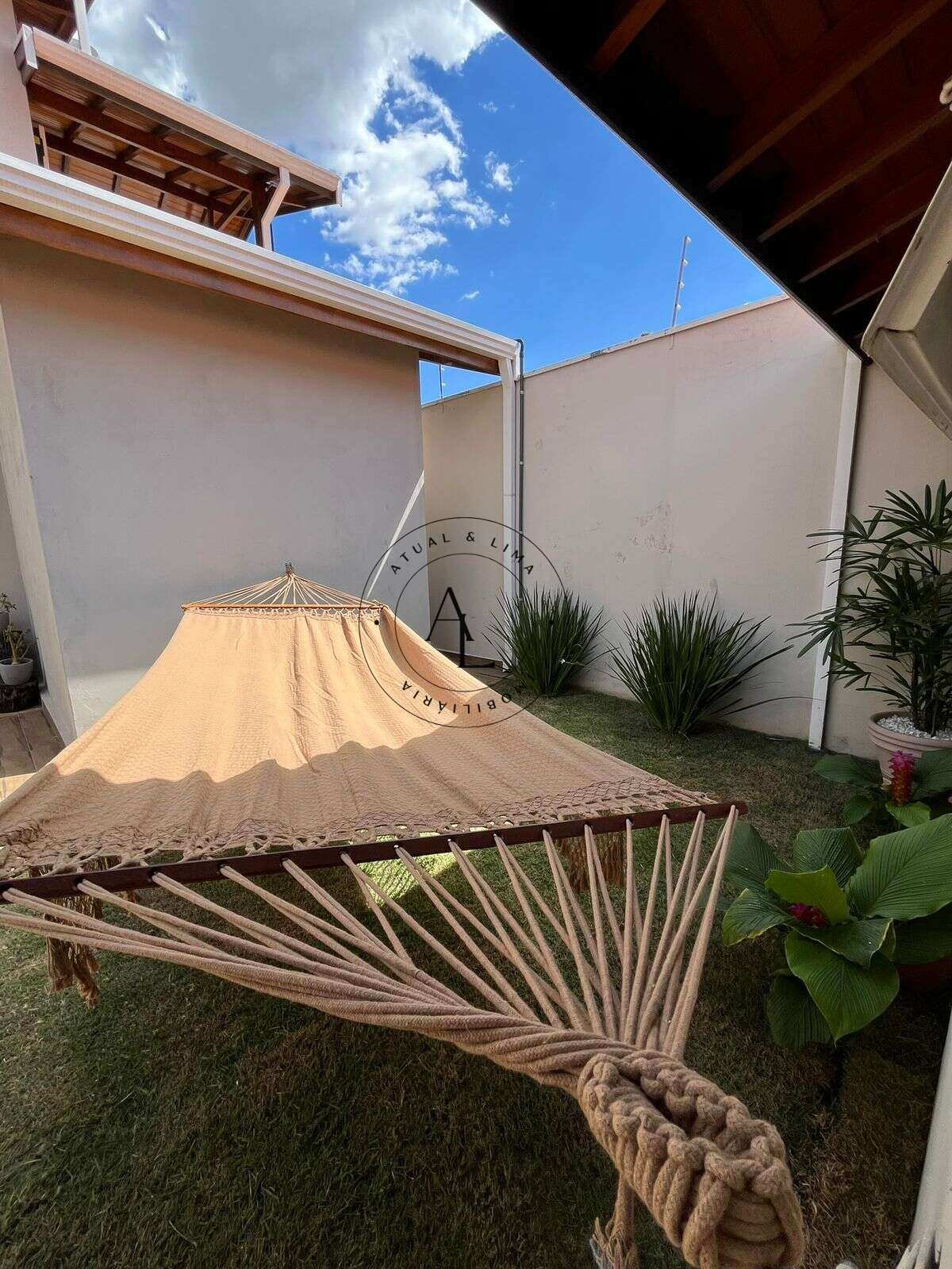 Sobrado à venda em Campinas, Parque Universitário de Viracopos, com 4 quartos, 200m² - Atual & Lima Imoveis