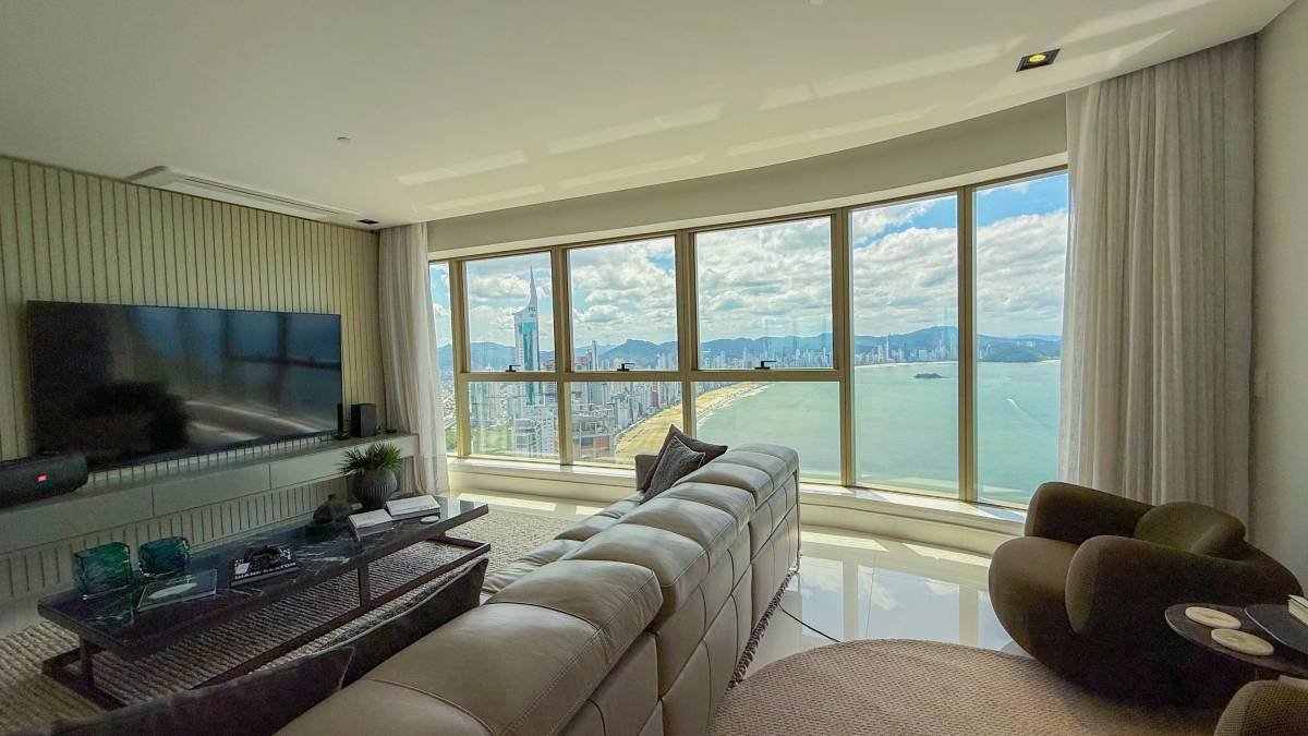 Apartamento Frente Mar Mobiliado com 4 Suítes no Yachthouse - GFP Negócios Imobiliários