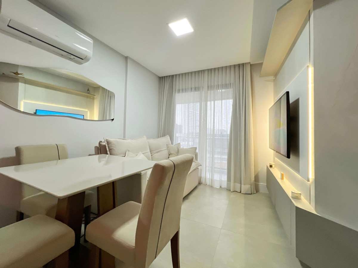 Apartamento Mobiliado com 2 Quartos (1 Suíte) na Praia Brava - GFP Negócios Imobiliários