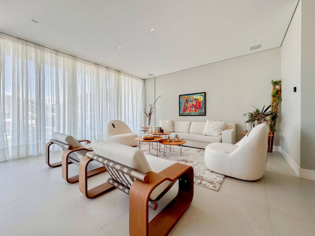 Apartamento Novo Decorado com 4 Suítes na Praia Brava Perto do Mar - GFP Negócios Imobiliários