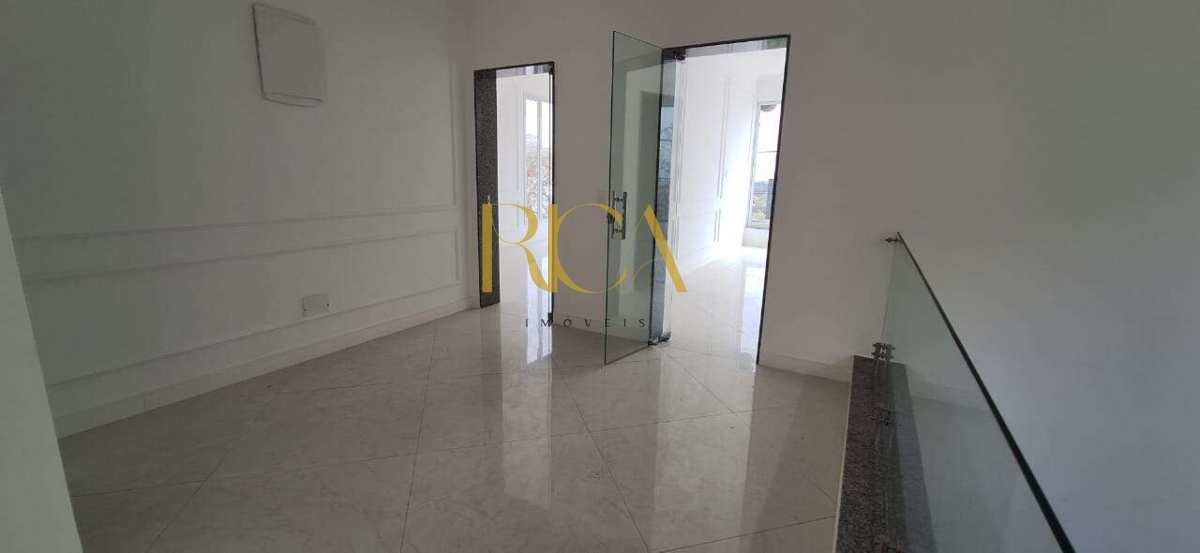  - Casa de condomínio à venda, no New Ville, , com 3 quartos, 303m²