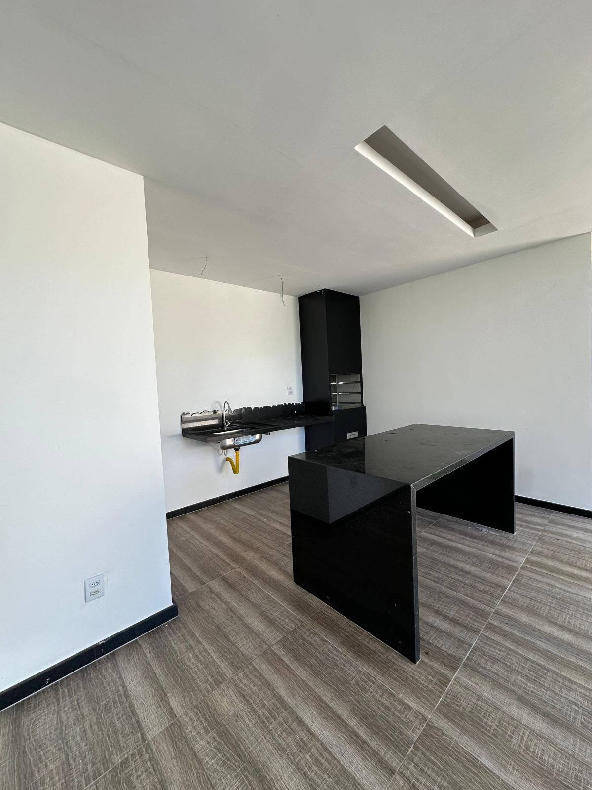  - Casa de condomínio à venda, com 4 quartos, 250m²