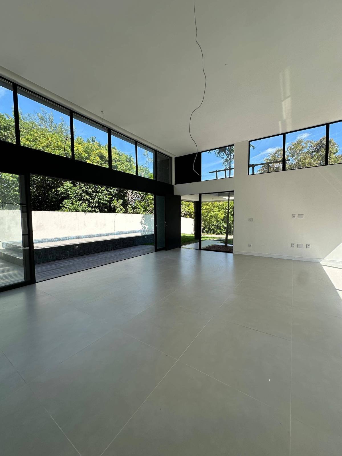  - Casa de condomínio à venda, com 4 quartos, 250m²