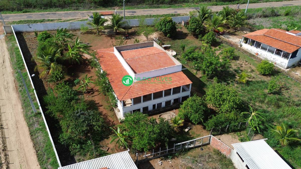 Fazenda à venda com 3 quartos, 2500m² - Foto 1