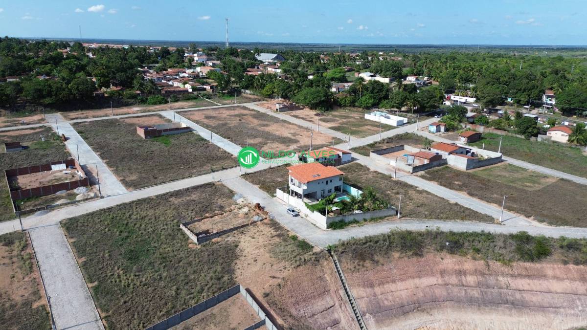 Terreno à venda com 1 quarto, 200m² - Foto 1