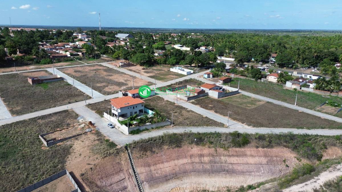 Terreno à venda com 1 quarto, 200m² - Foto 2