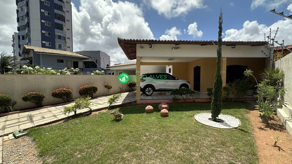 Casa à venda com 3 quartos, 261m² - Foto 1