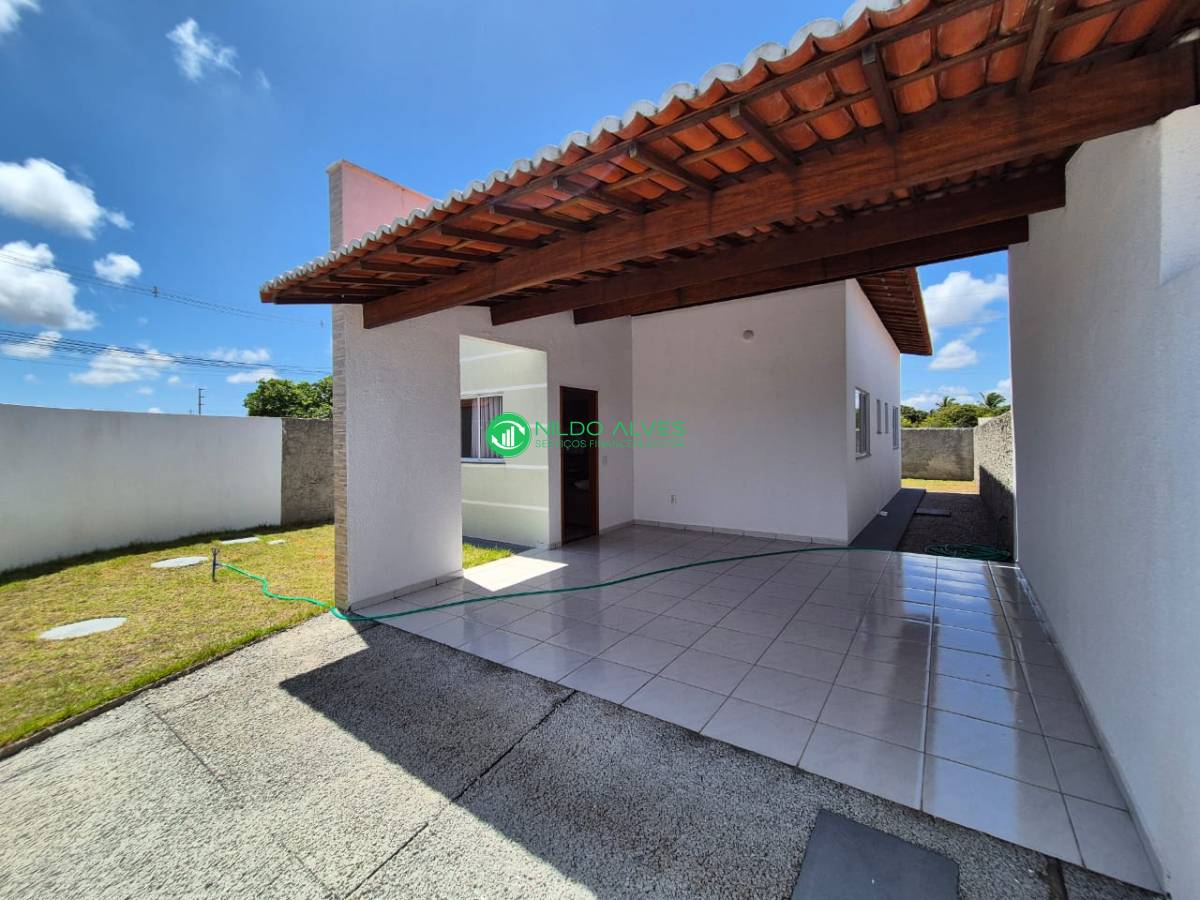 Casa à venda com 2 quartos, 200m² - Foto 1