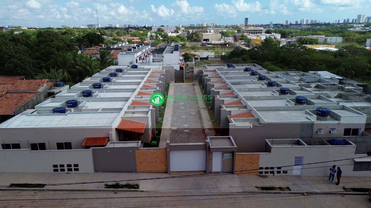 Casa de Condomínio à venda com 2 quartos, 70m² - Foto 2