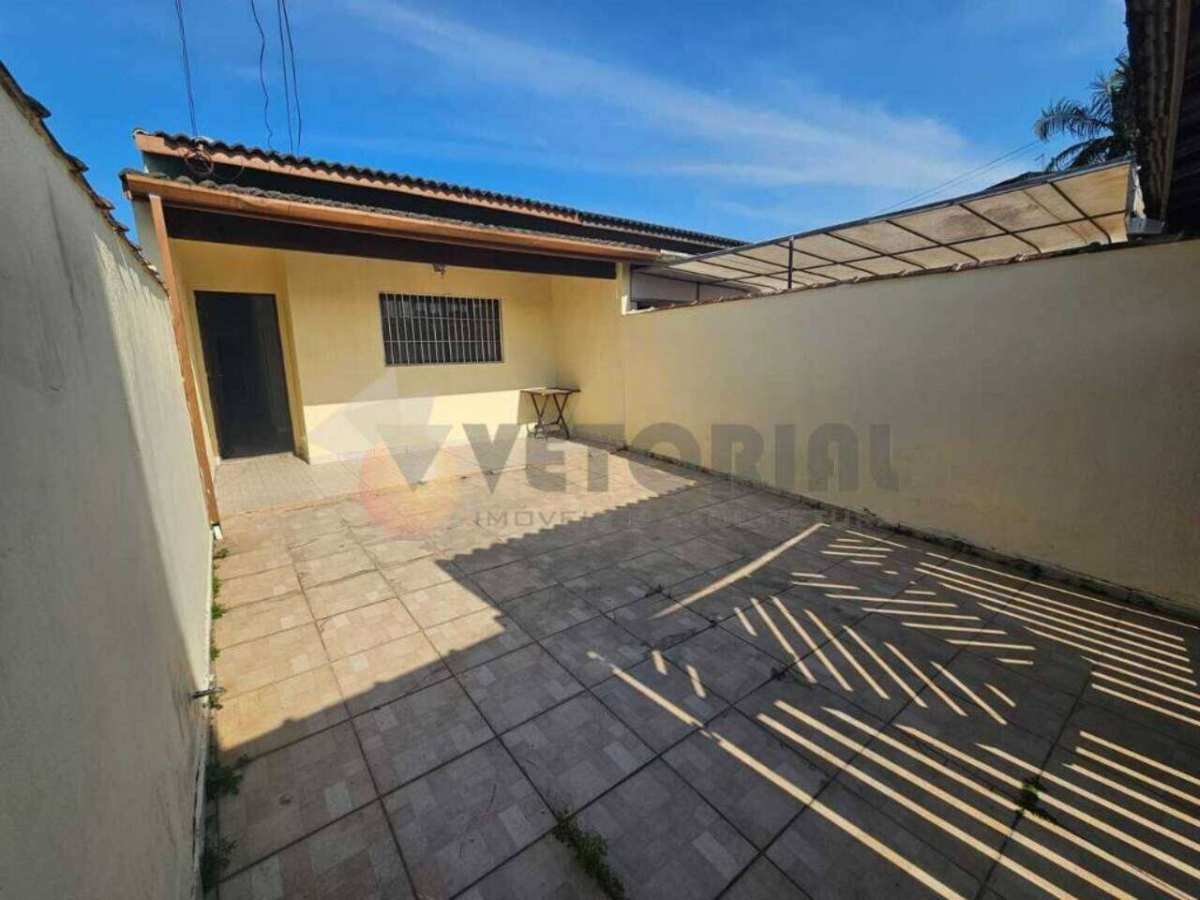 Casa à venda em Caraguatatuba, Poiares, com 2 quartos, 100m²