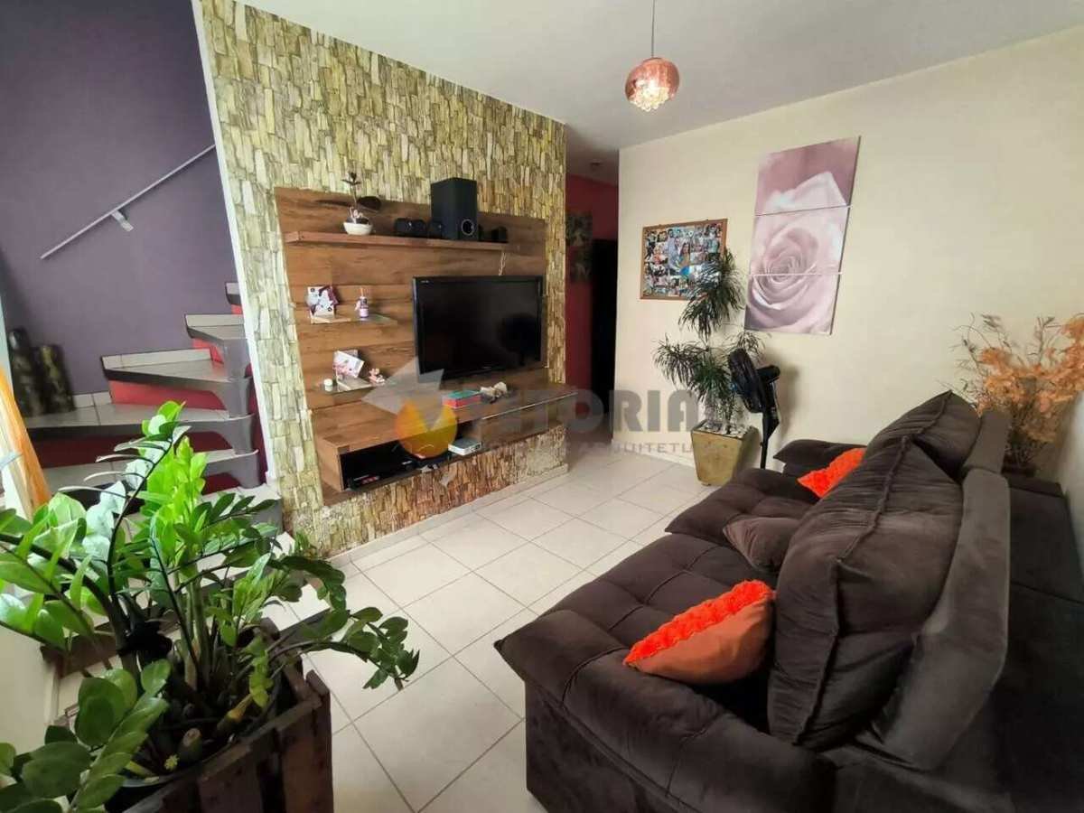 Sobrado à venda em Caraguatatuba, Balneário Recanto do Sol, com 2 quartos, 61m²