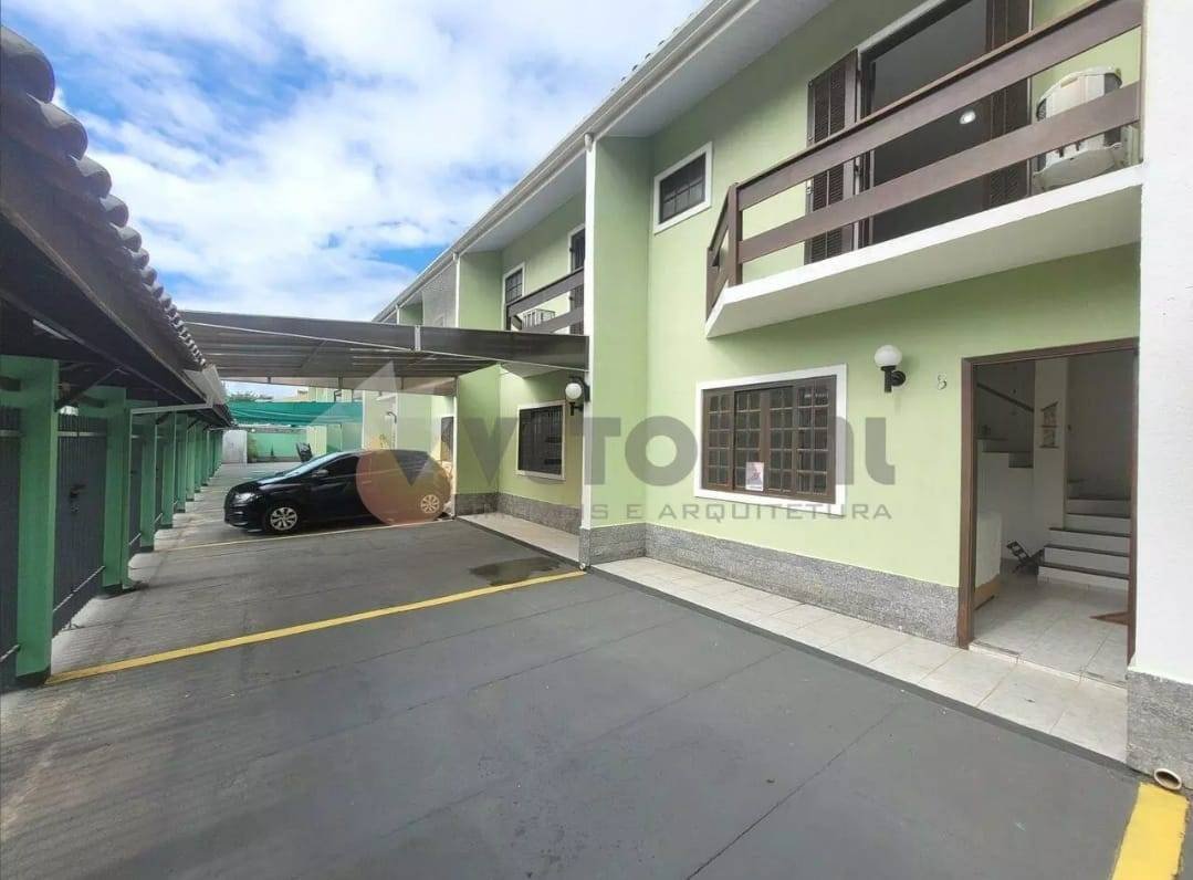 Sobrado à venda em Caraguatatuba, Martim de Sá, com 2 quartos, 72m²