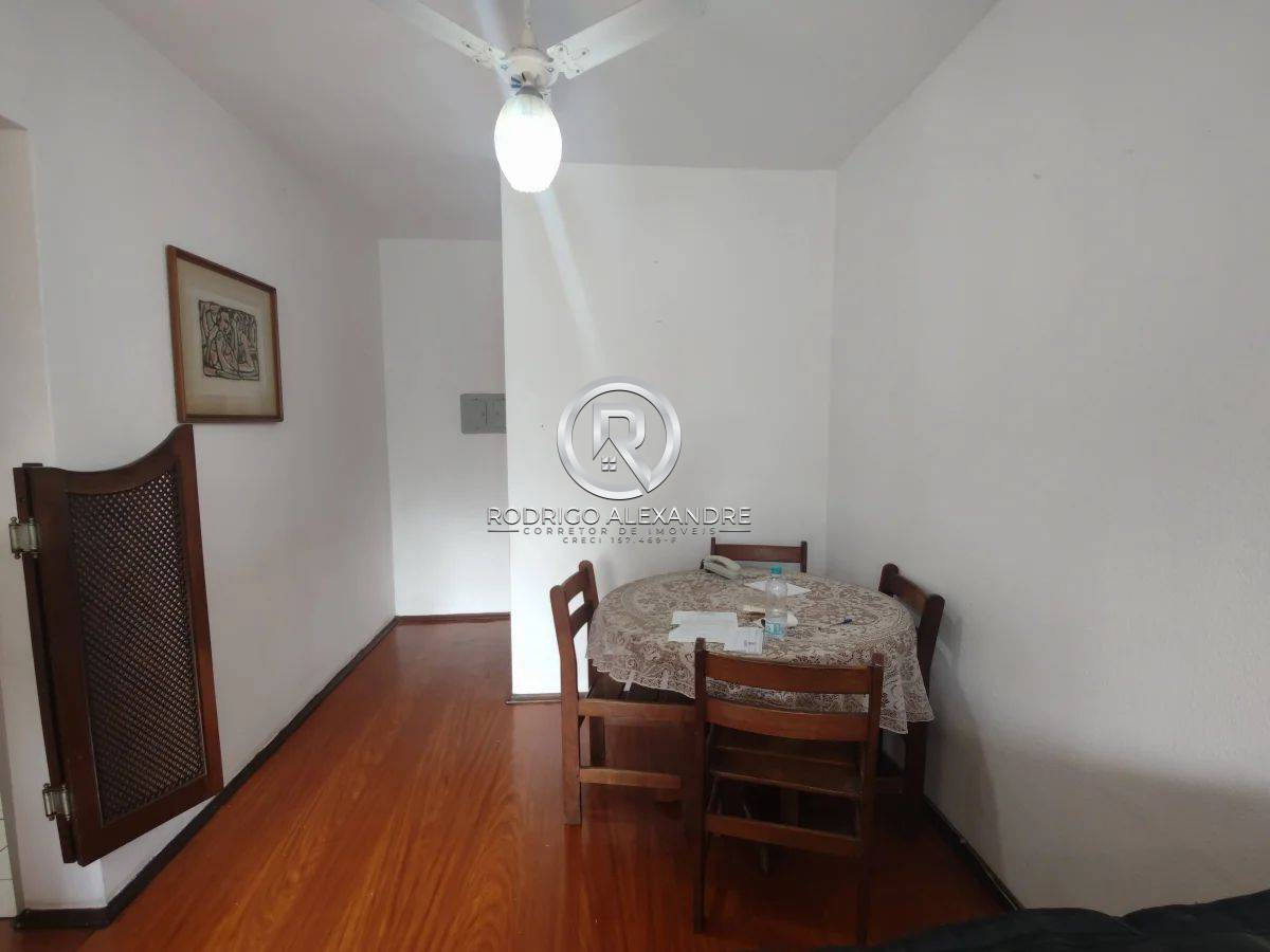 Apartamento à venda com 2 quartos, 67m² - Foto 3