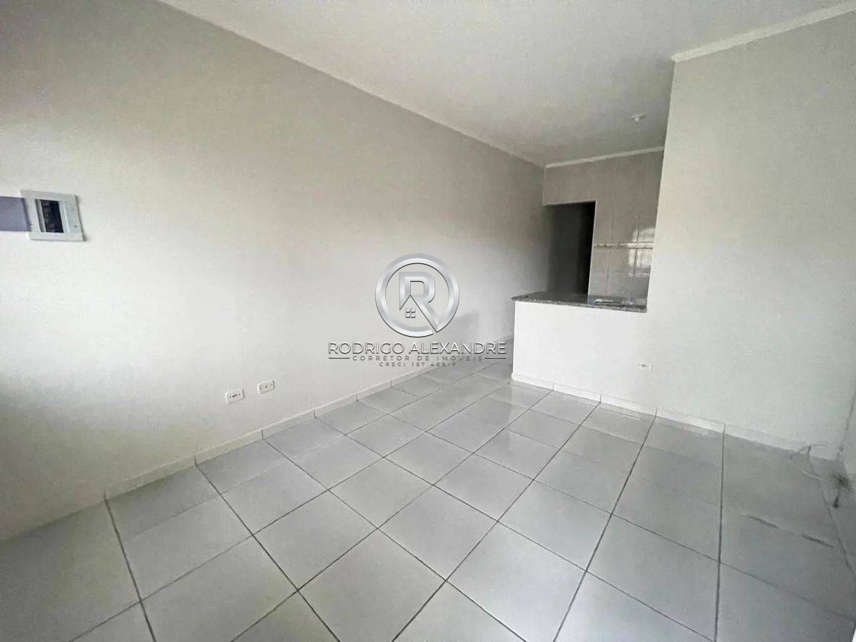 Casa à venda com 2 quartos, 60m² - Foto 2