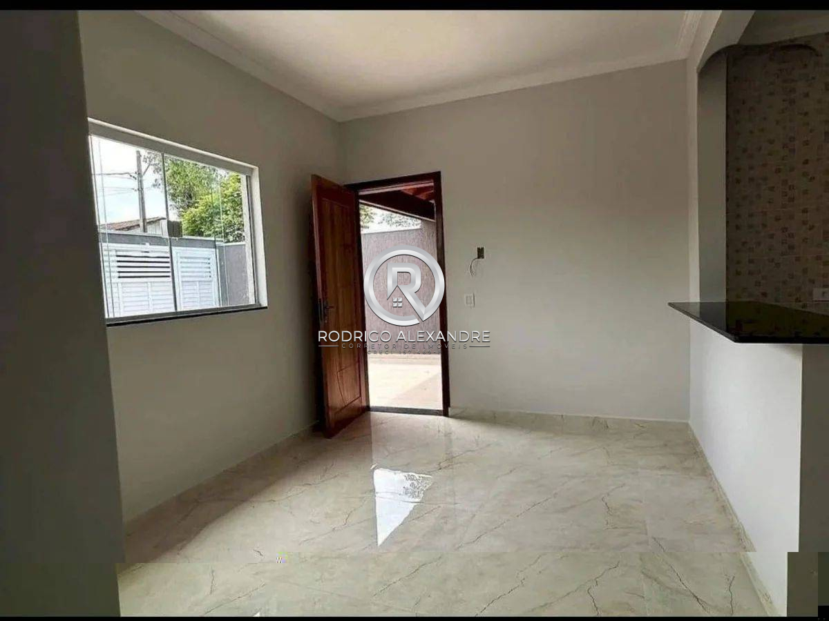 Casa à venda com 2 quartos, 65m² - Foto 4