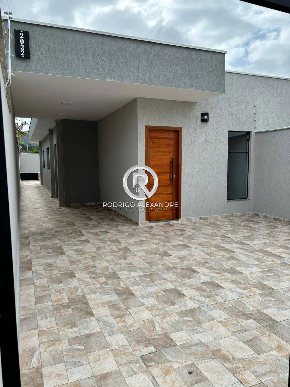 Casa à venda com 2 quartos, 81m² - Foto 1