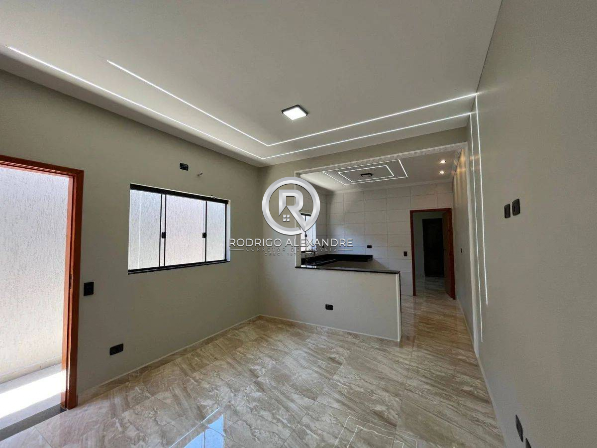 Casa à venda com 2 quartos, 65m² - Foto 3