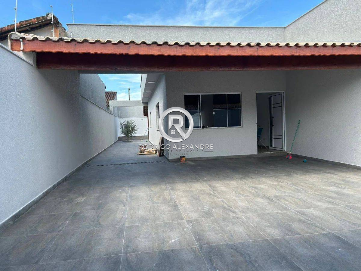 Casa à venda com 3 quartos, 176m² - Foto 1