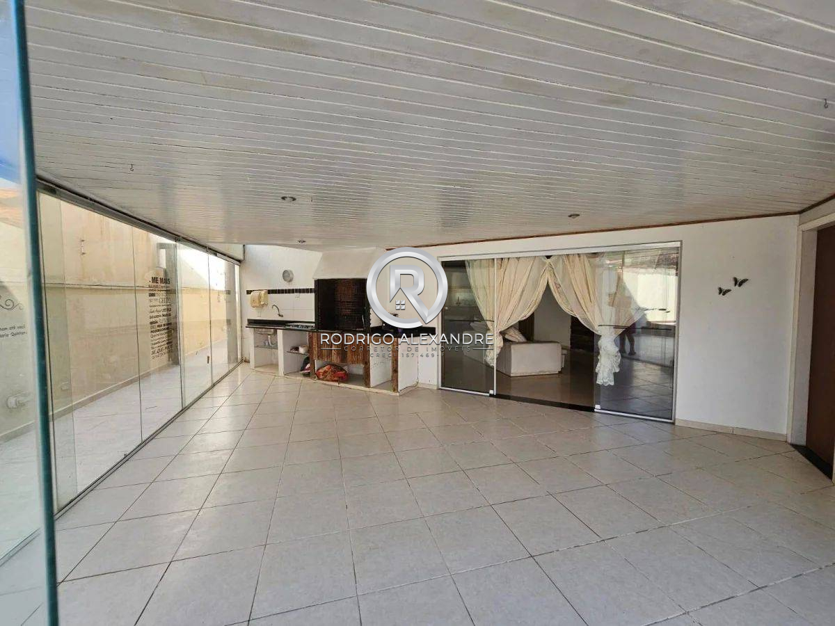 Casa à venda com 3 quartos, 233m² - Foto 10