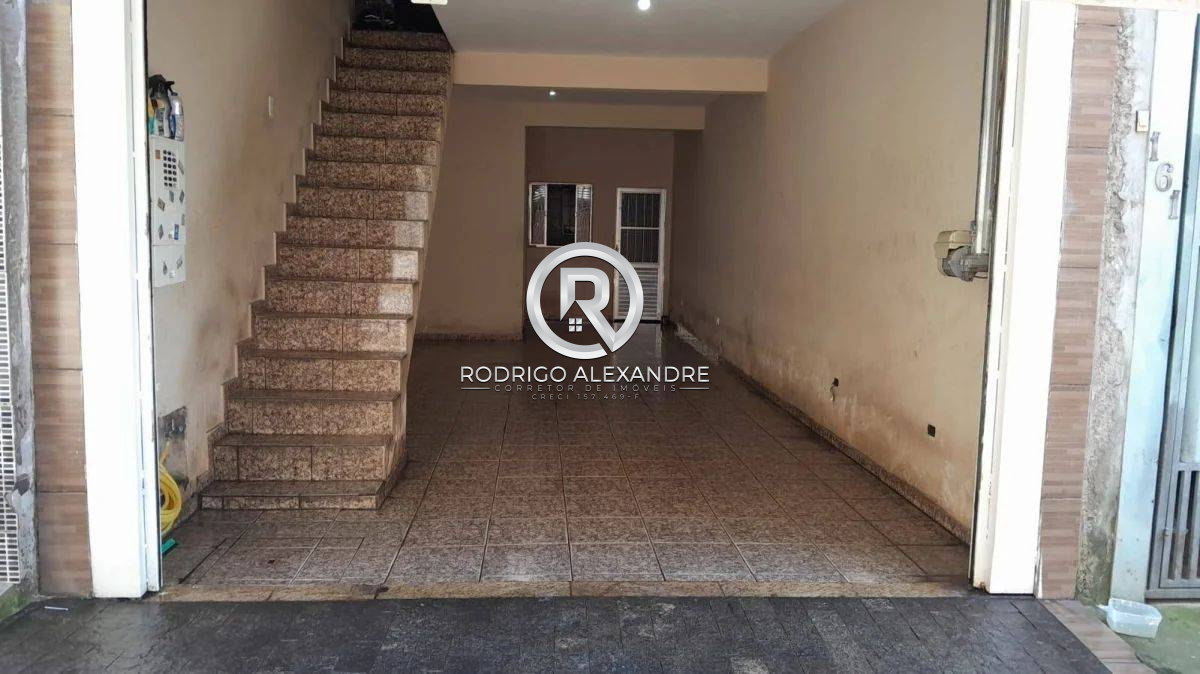 Sobrado à venda com 3 quartos, 200m² - Foto 1