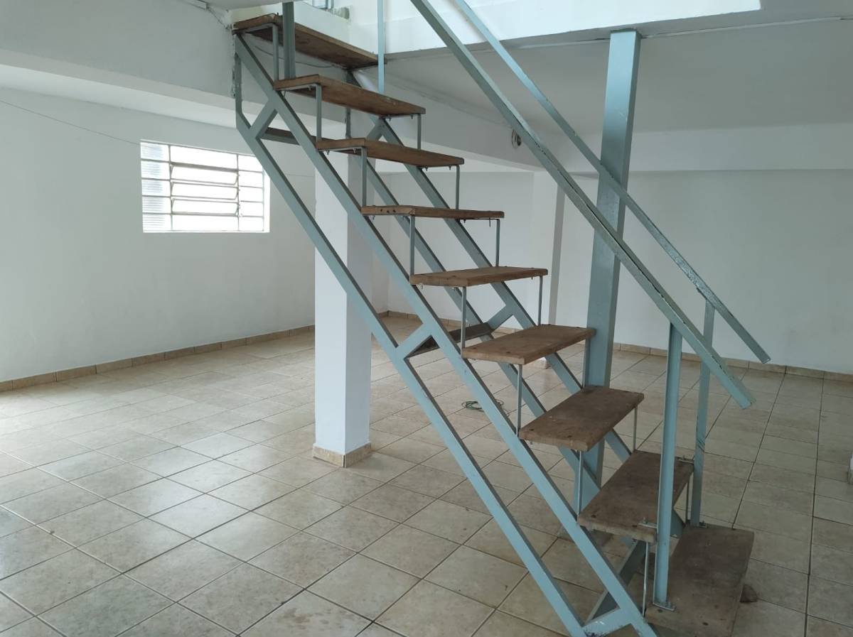 Ponto Comercial com 6 quartos, 400m², à venda em Itaí, Centro - Paulo J. Costa