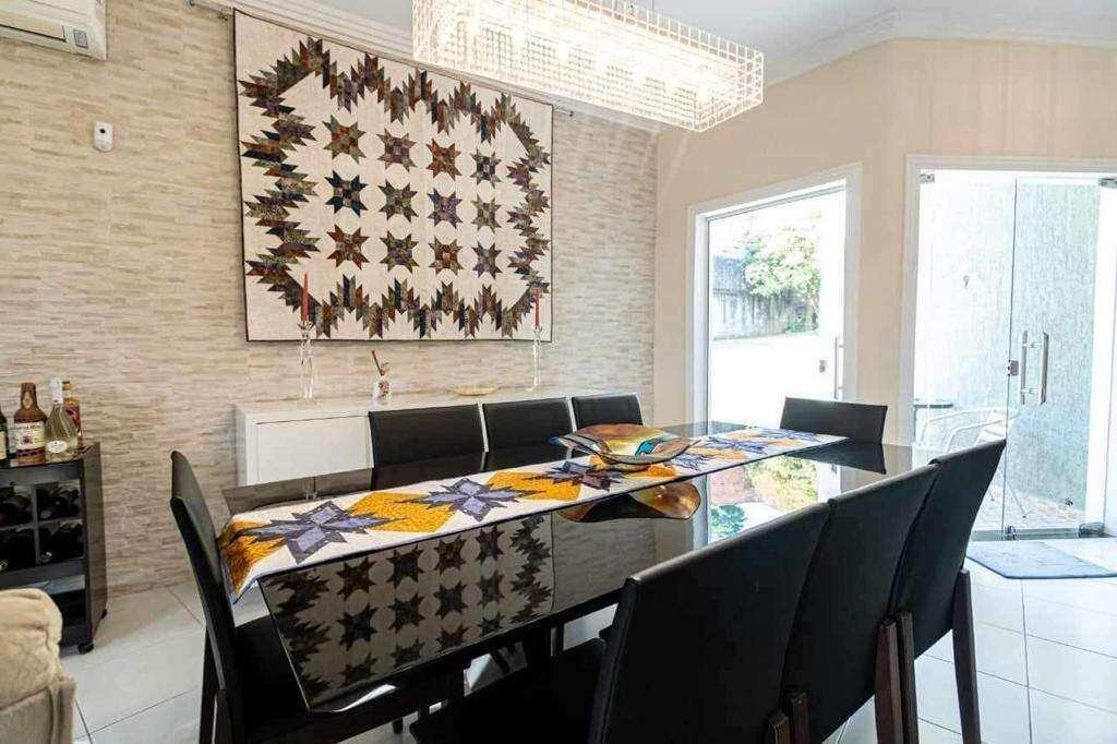 Casa à venda, com 5 quartos, 280m² - Paulo J. Costa