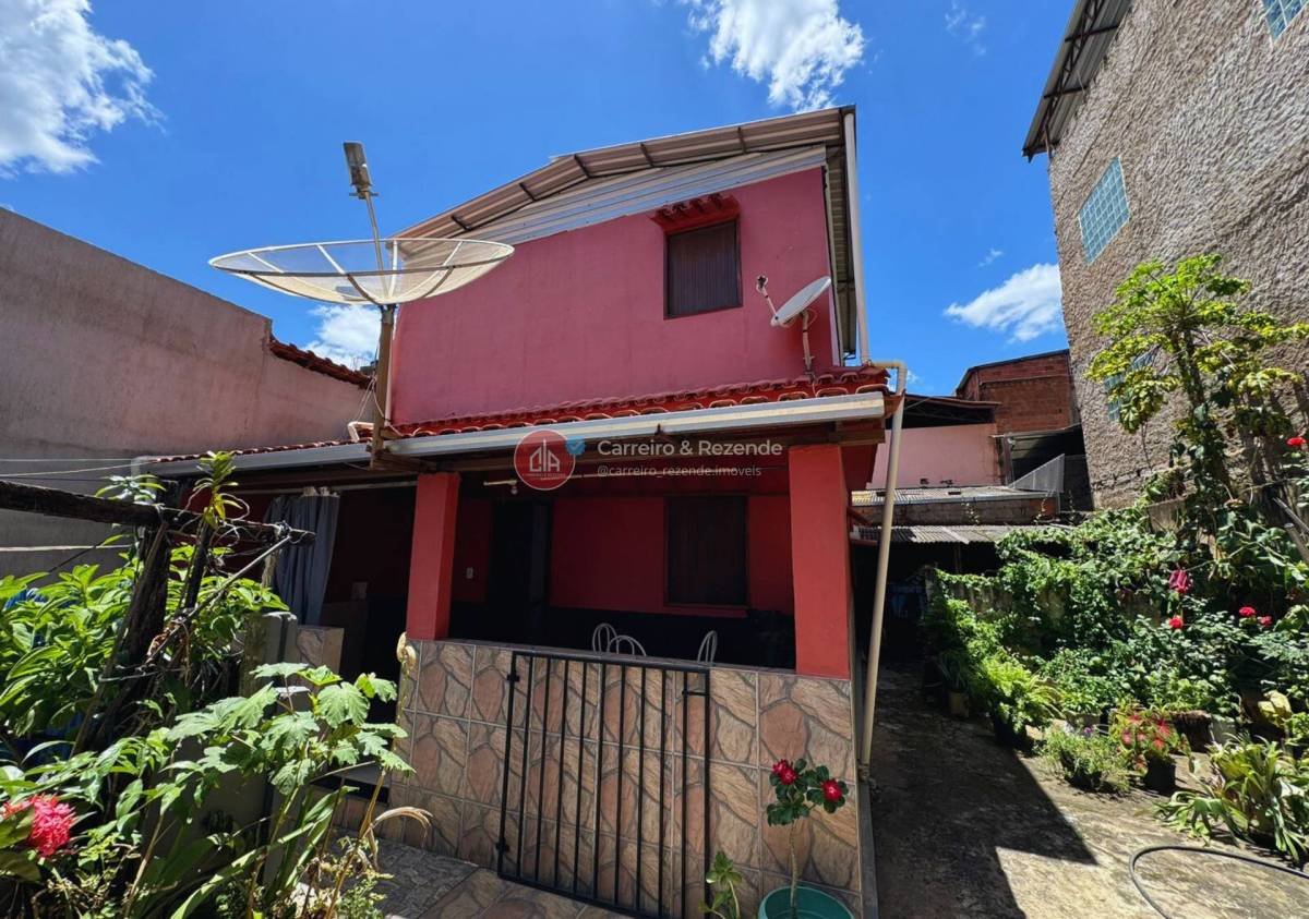 Casa à venda em Ubaporanga, Centro, com 3 quartos, 100m²