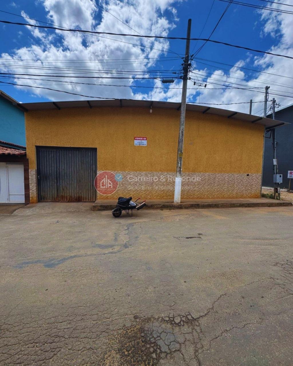 Galpão à venda em Ubaporanga, Centro, 1500m²