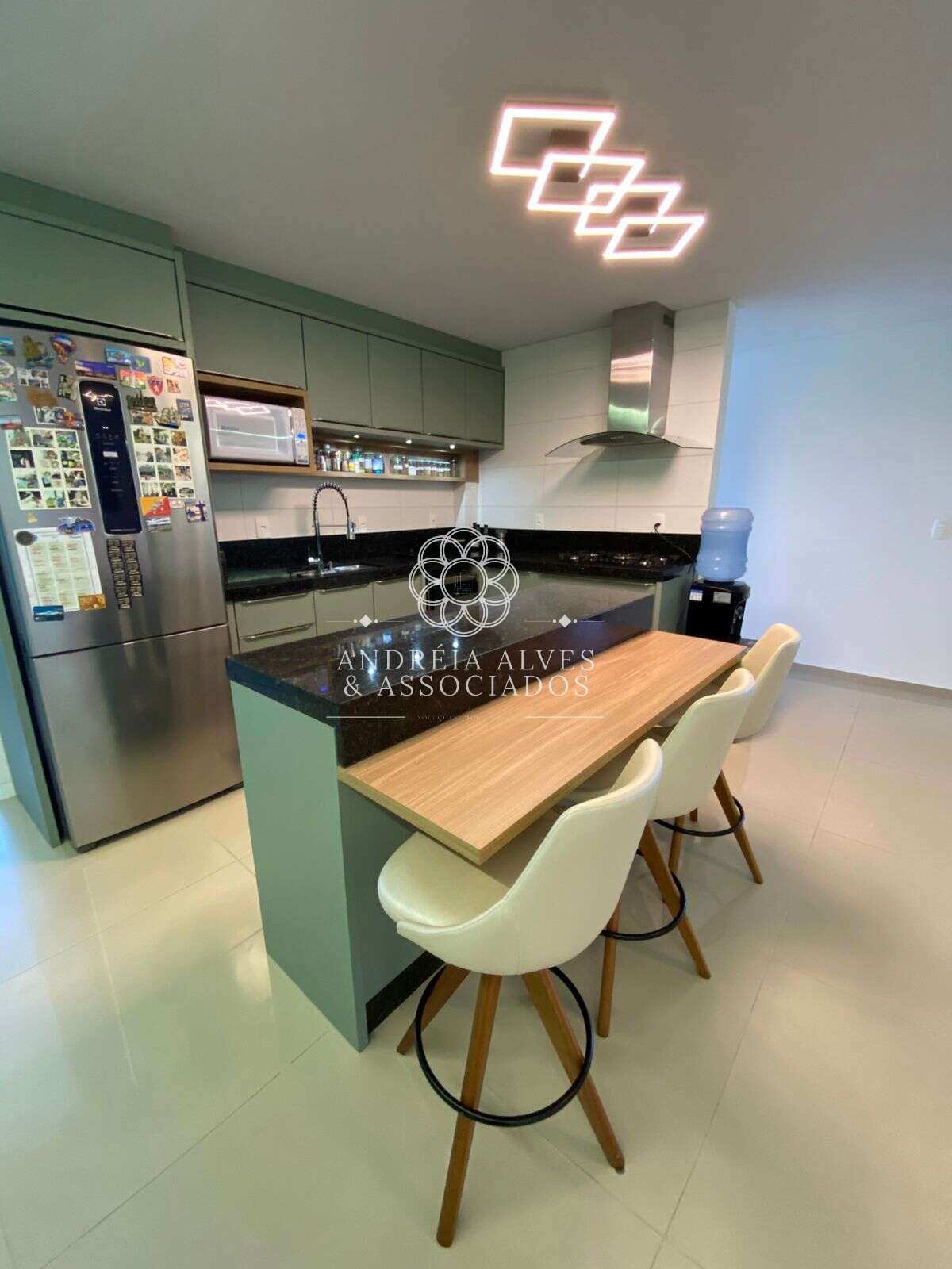 Apartamento à venda com 3 quartos, 140m² - ,