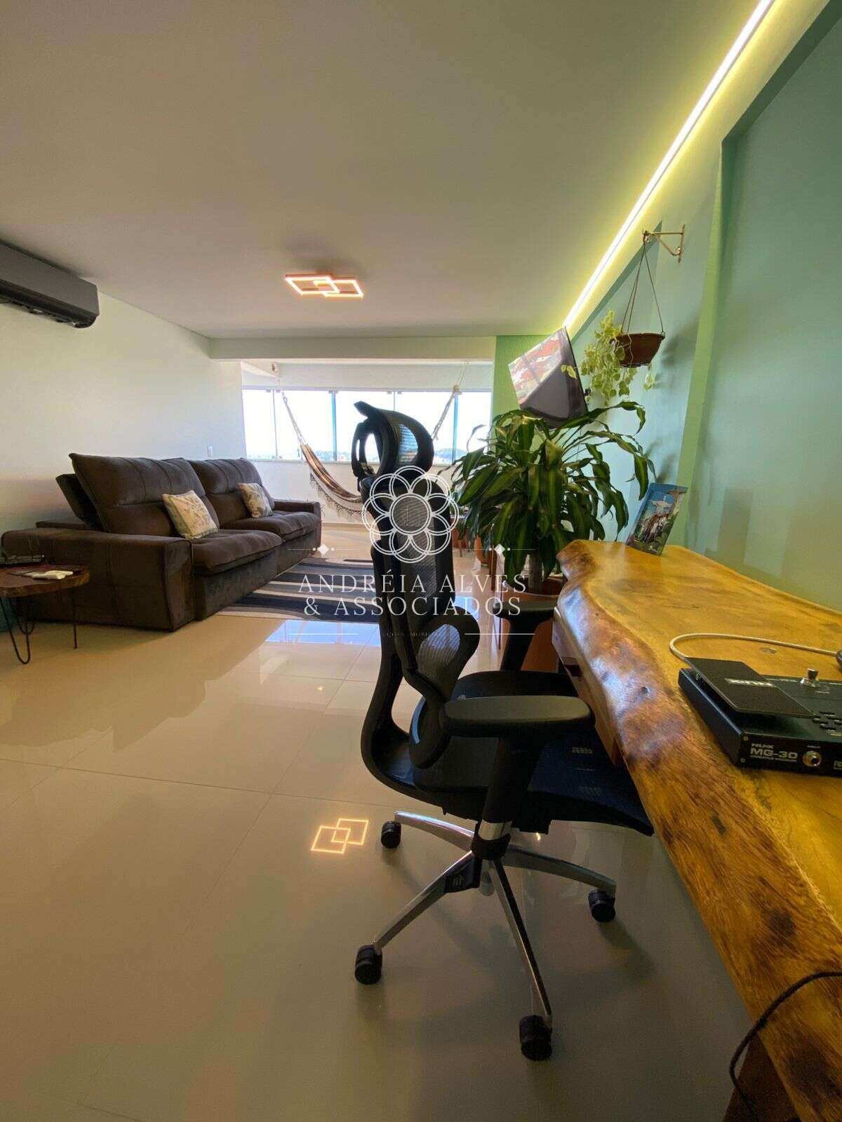 Apartamento à venda com 3 quartos, 140m² - ,