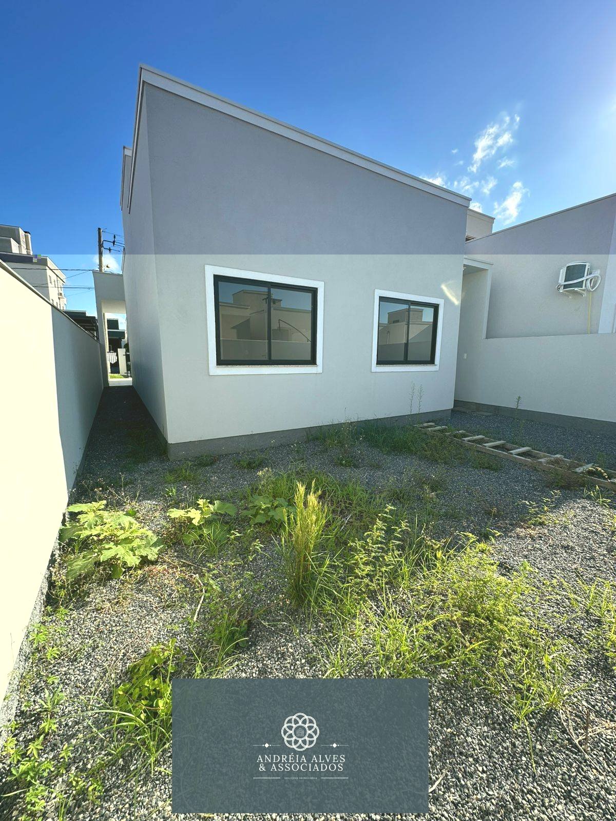 Casa à venda com 3 quartos, 110m² - Bosque da Mata,Tijucas