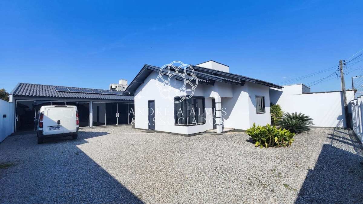 Casa à venda com 2 quartos, 60m² - JOAIA,